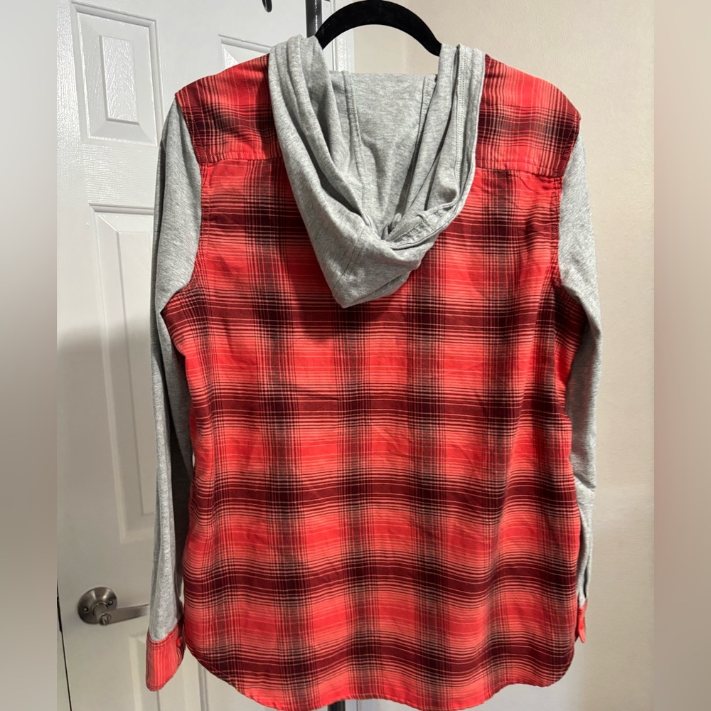 The North Face Red Checkered Women's Shirt - Picture 2 of 9